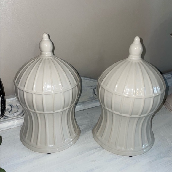 Other - Elegant Cream Ceramic Home Accents